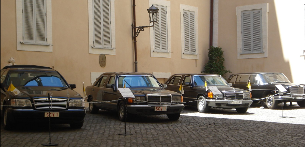 057. Castel Gandolfo: veicoli museali