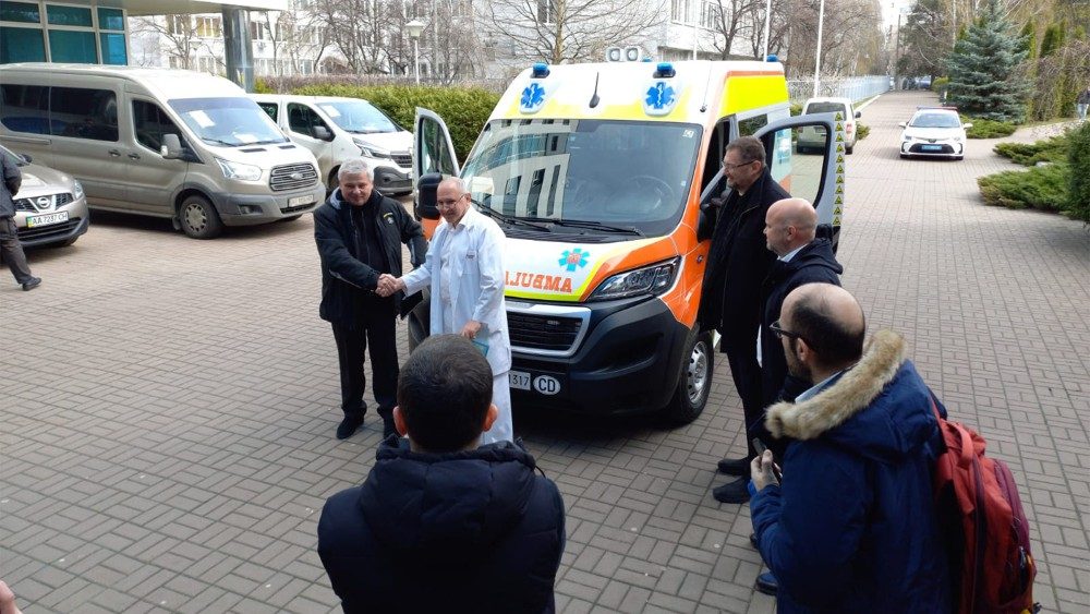465. consegna seconda ambulanza a Kyiv aprile 2022